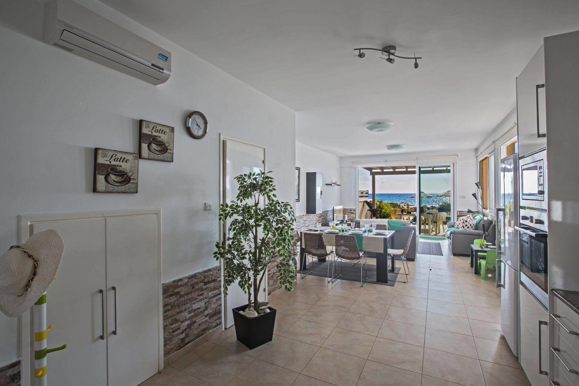 Gorgona Villas Ayia Napa Bagian luar foto