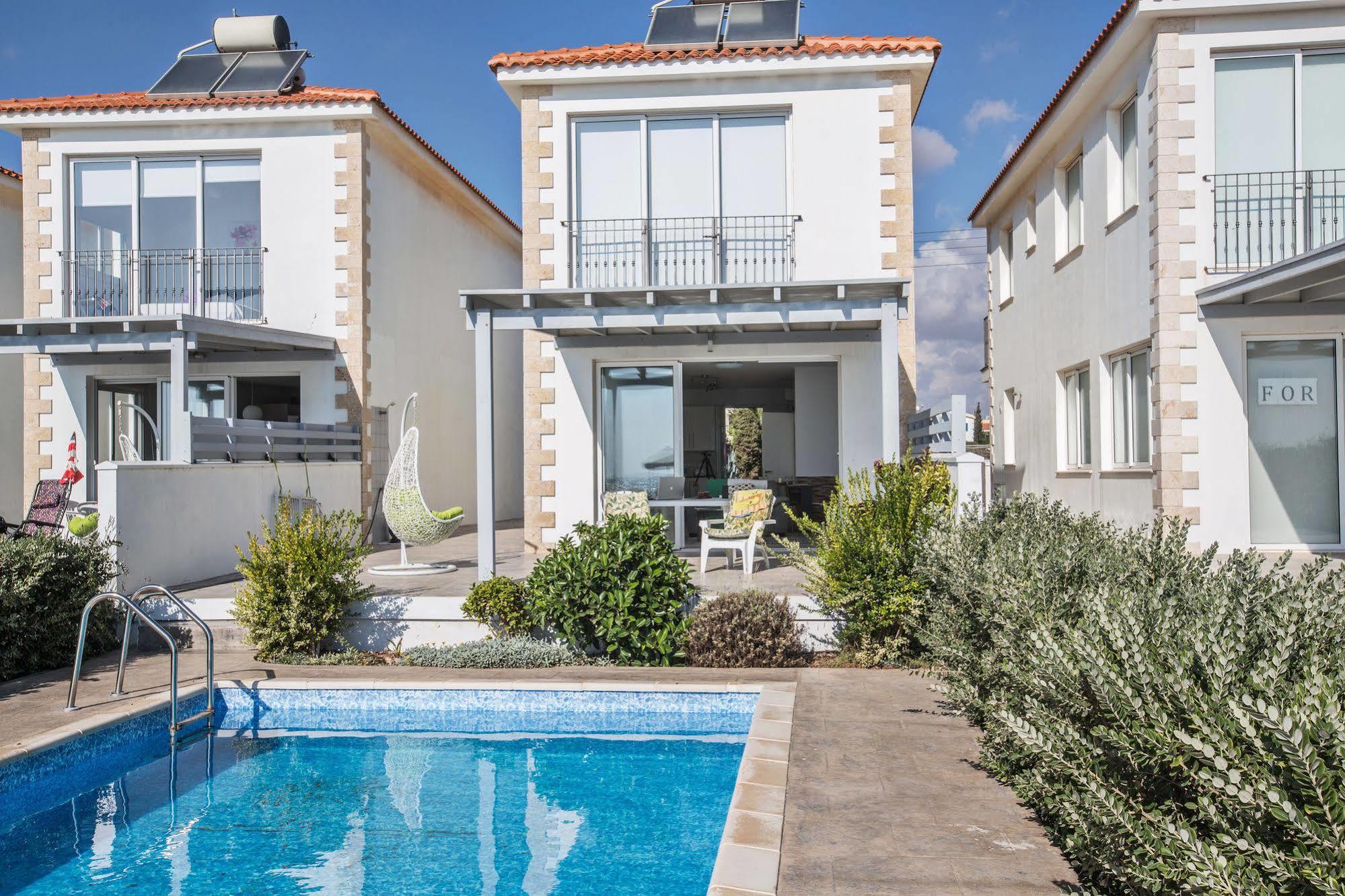 Gorgona Villas Ayia Napa Bagian luar foto